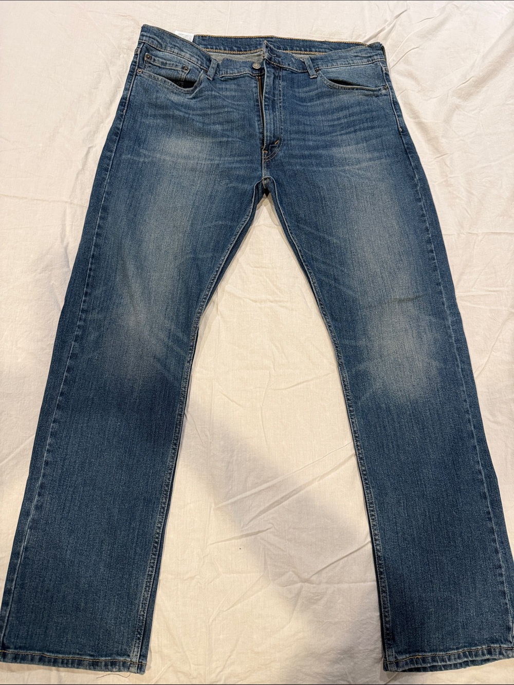 Levi's 513 Men's Straight Jeans in Medium Blue Wash